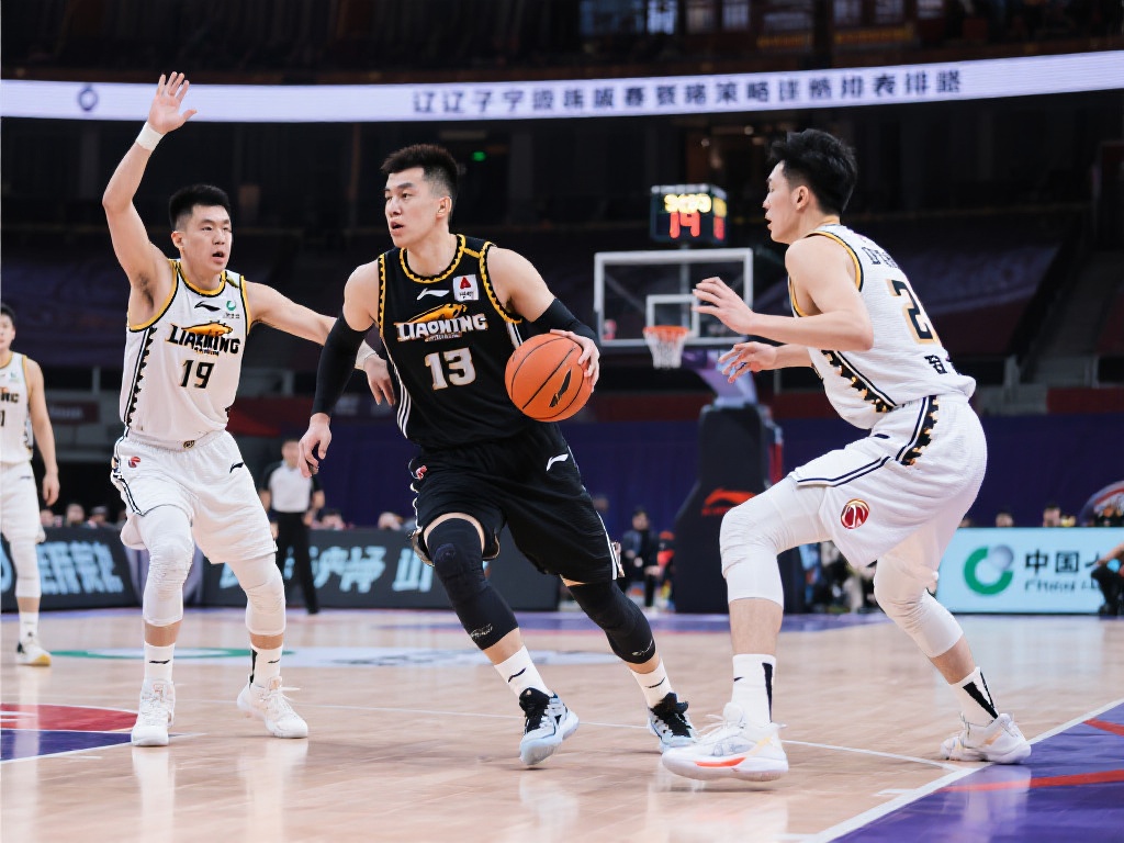 赵继伟双12助力 辽宁逆袭山东夺常规赛第四